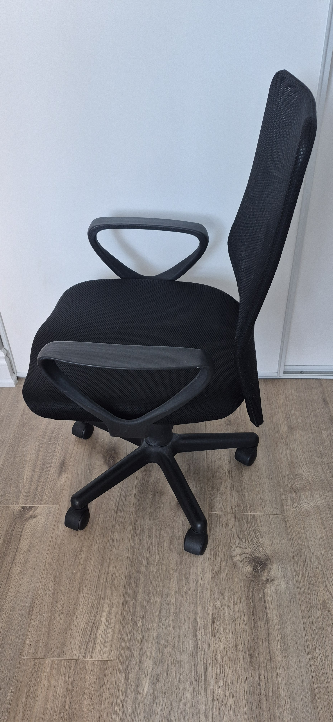 Black Mesh Office Chair with Armrests - photo 2