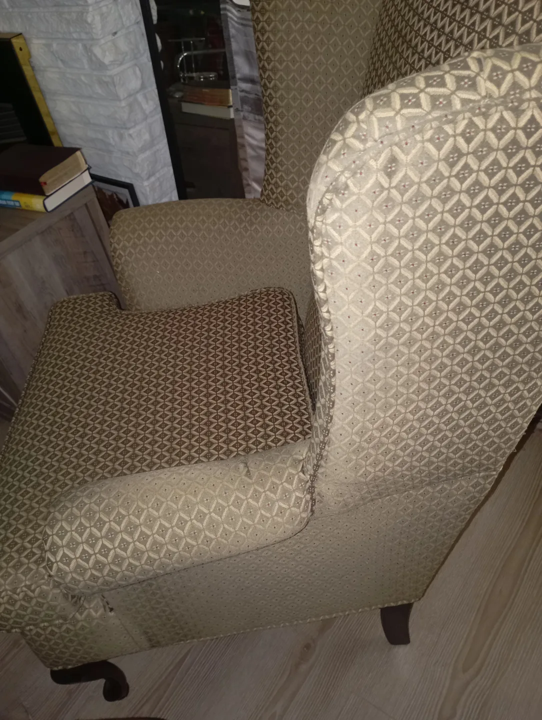 Brown Armchair image indicator(2)