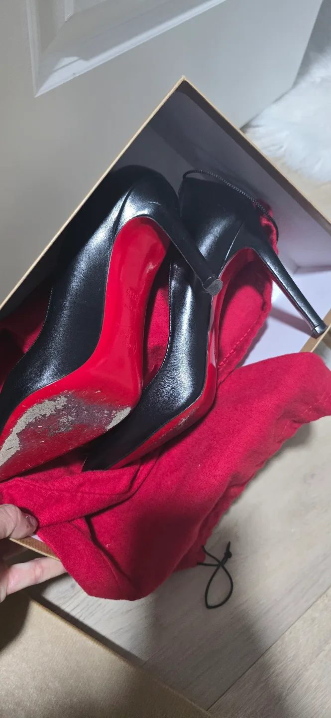 authentic Louboutin image indicator(4)