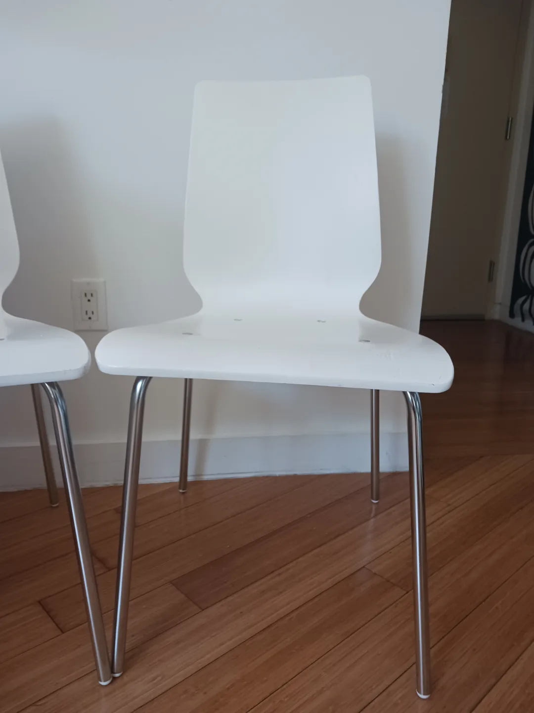 Pair of White Modern Dining Chairs with Chrome Legs image indicator(3)
