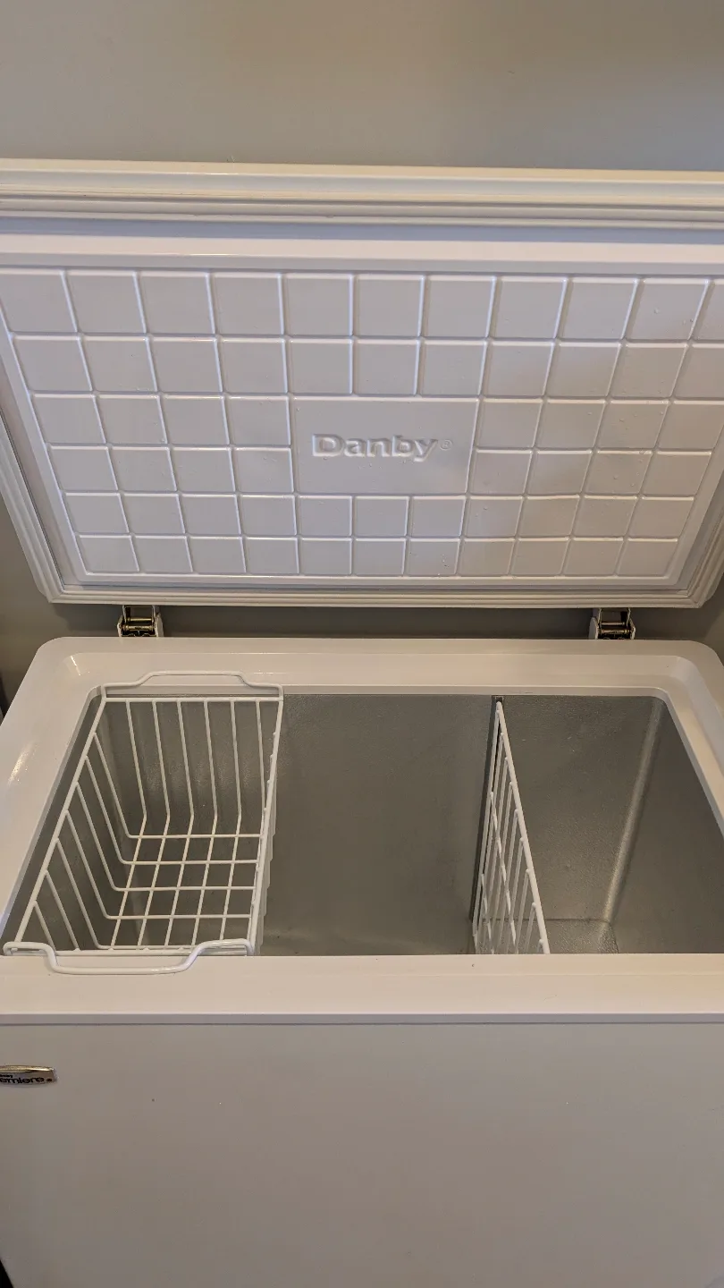 Danby Premiere Chest Freezer image indicator(2)