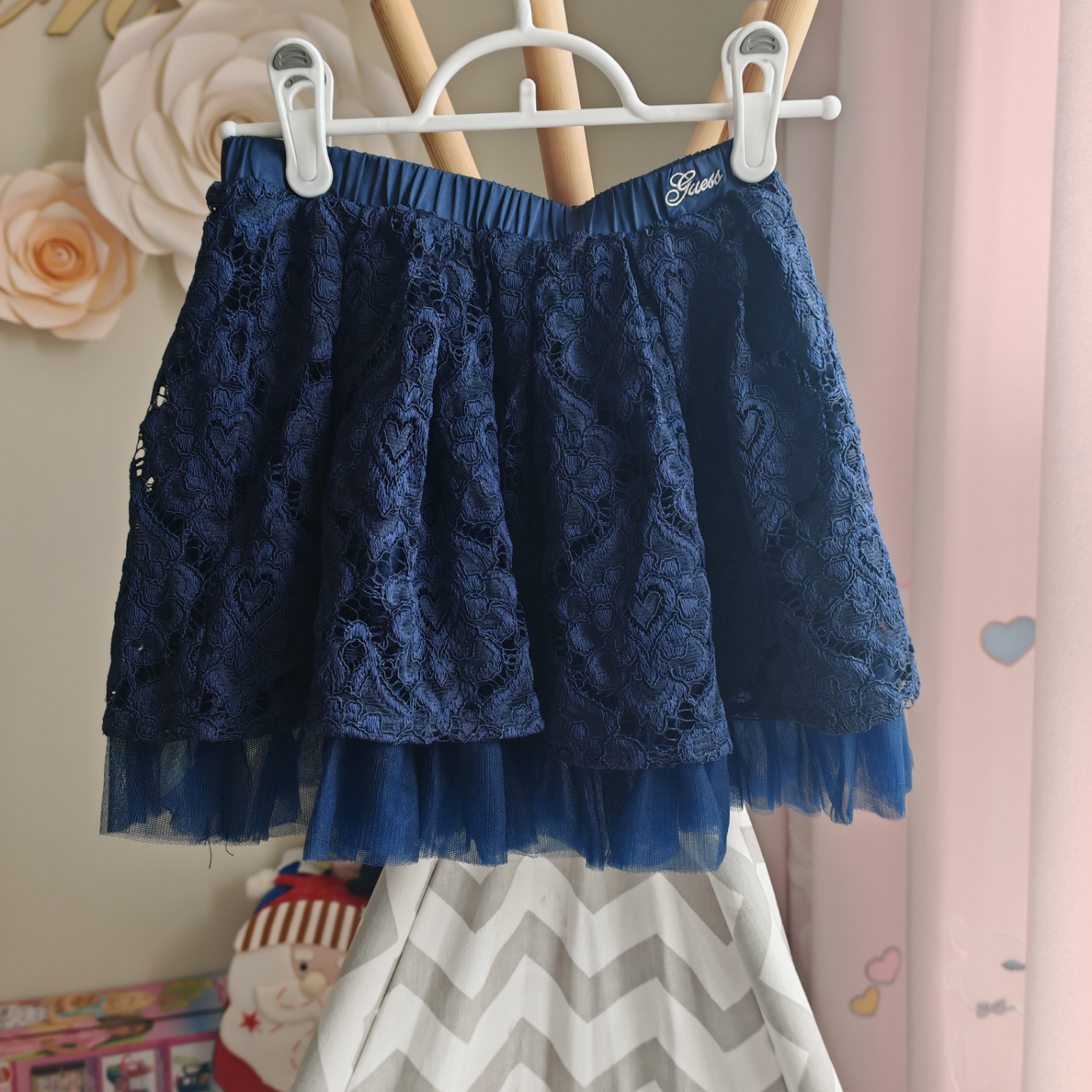 NWT Little girl Guess  lace Skirt 4t