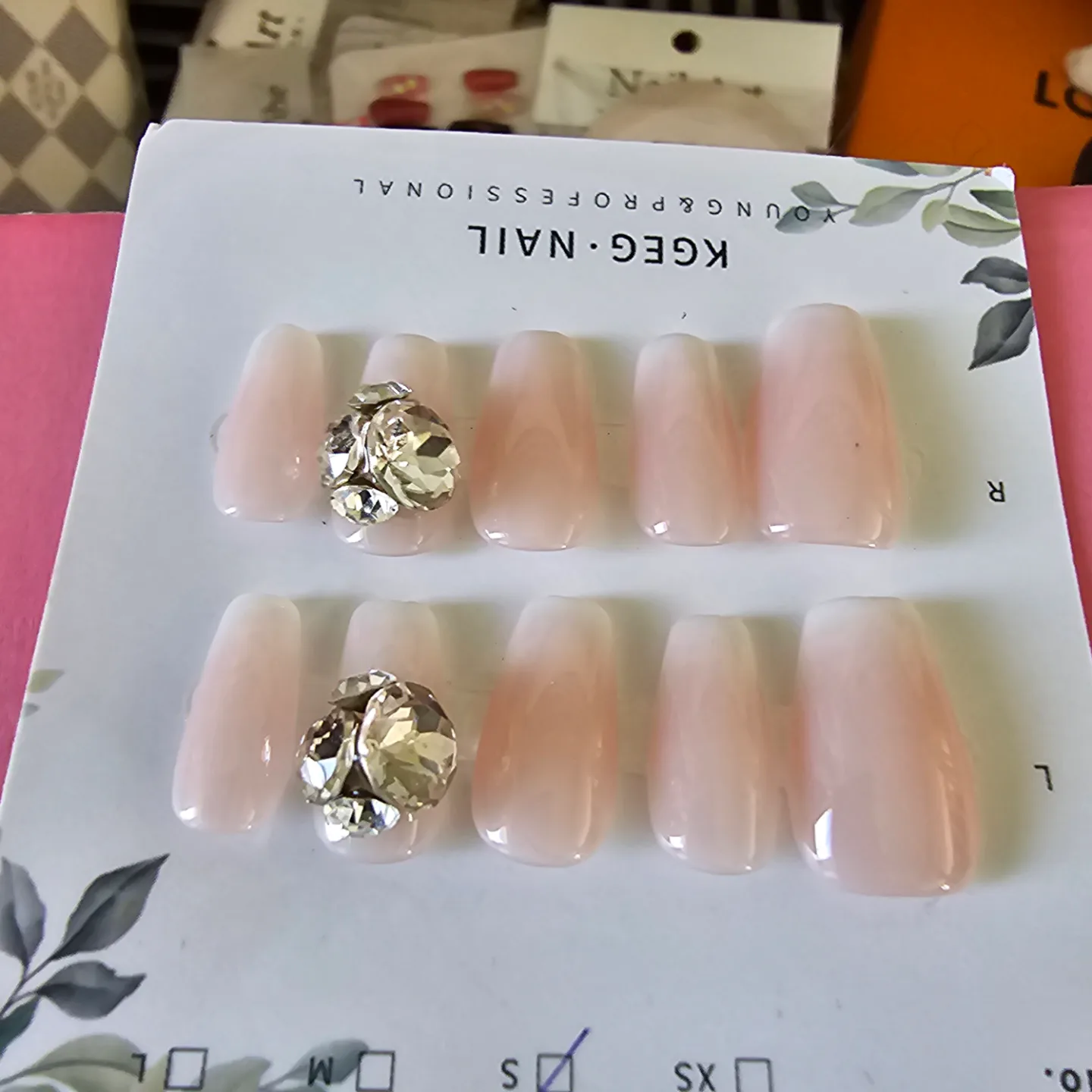 Gorgeous Pink Press-on Nails with Rhinestones thumbnail