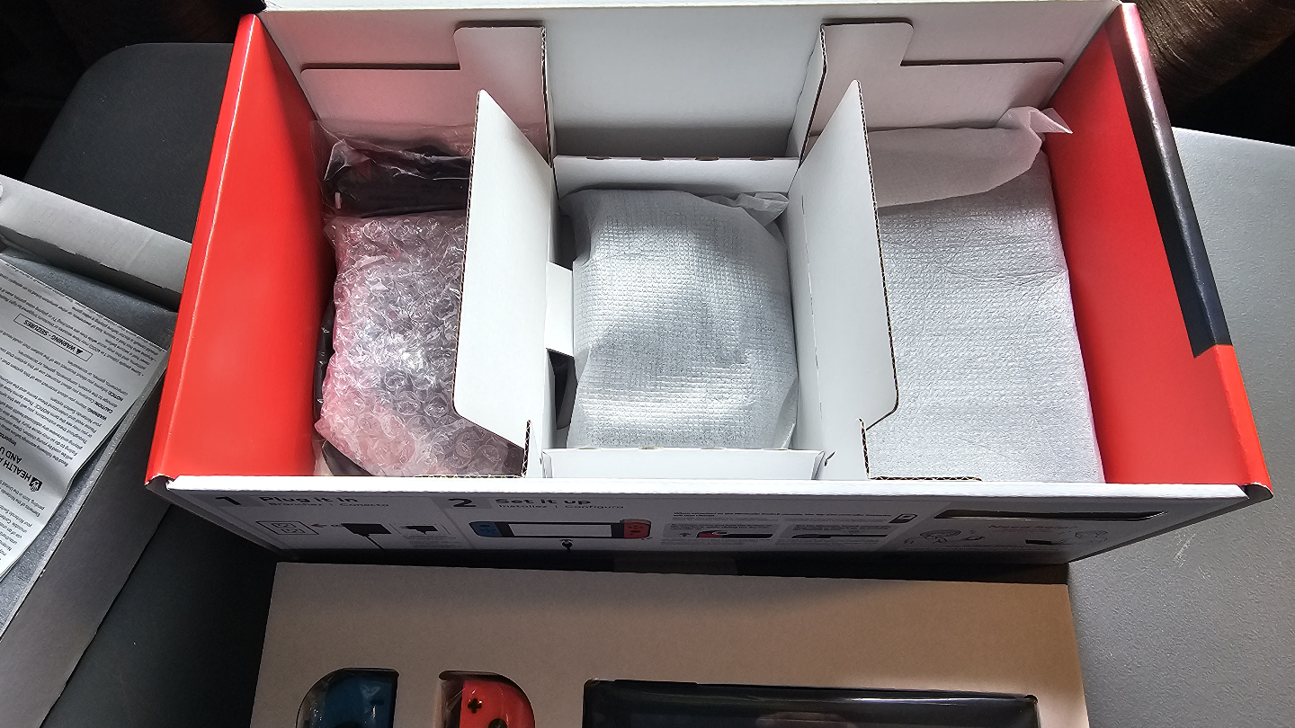 Nintendo Switch Console with Accessories - LIKE NEW - photo 4