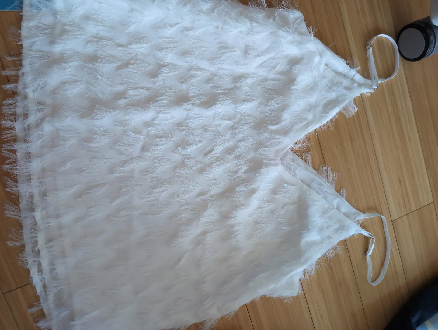 White Cupshe Fuzzy Tank Top Size M thumbnail