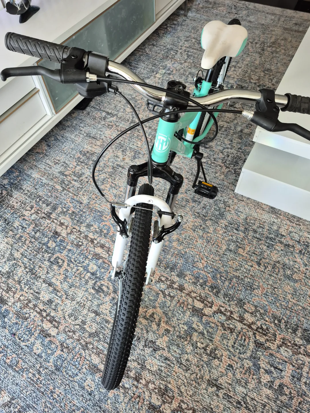 Hiland 24" Girls' Mountain Bike - Mint Green NEW  WITH ISSUES image indicator(9)
