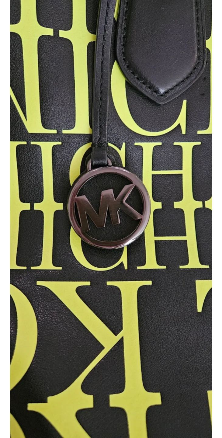 Set of Michael Kors Large Tote Bag + Matching Wallet image indicator(4)