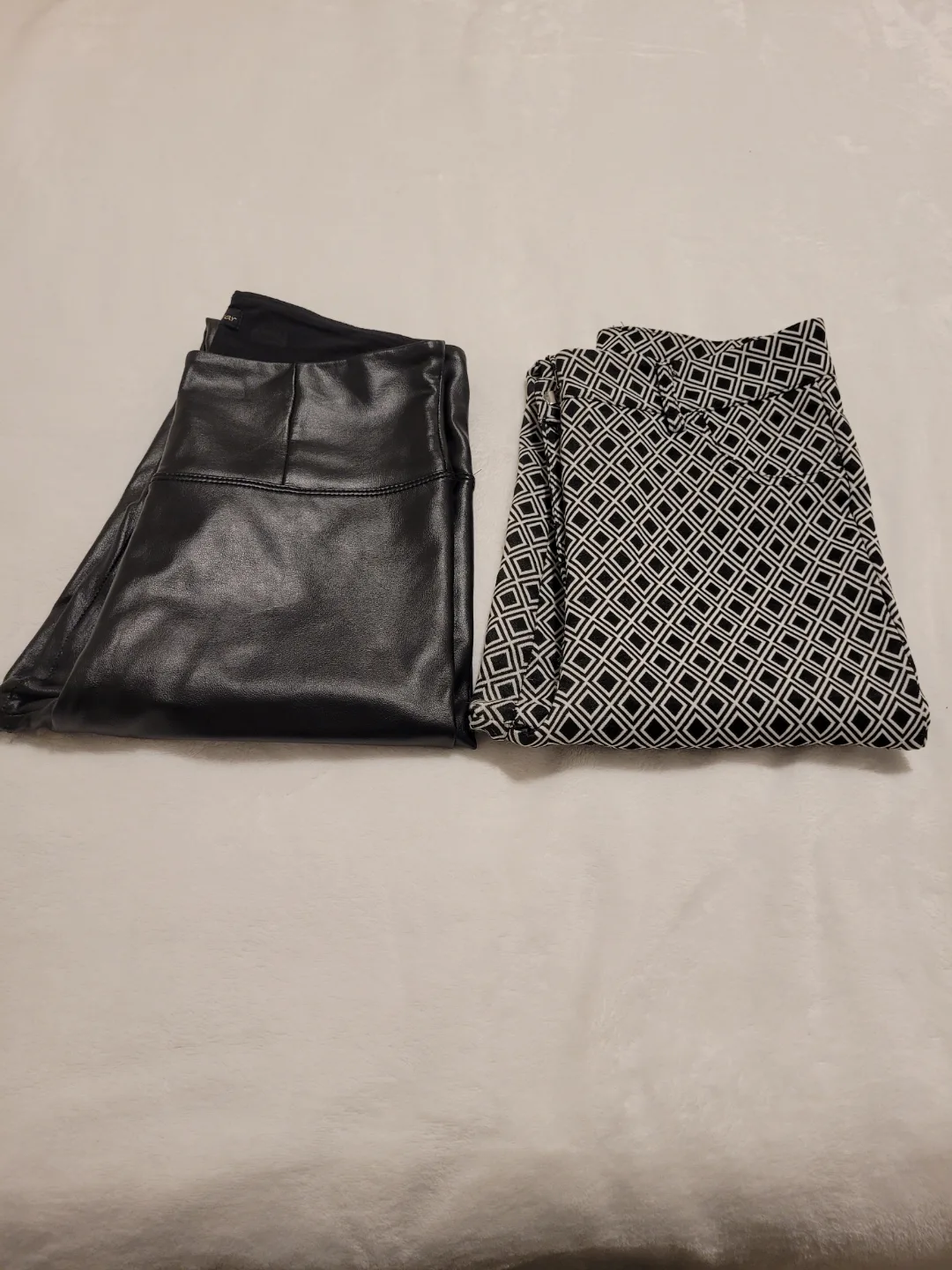 Women's Leggings - Black Faux Leather & Geometric Print image indicator(2)