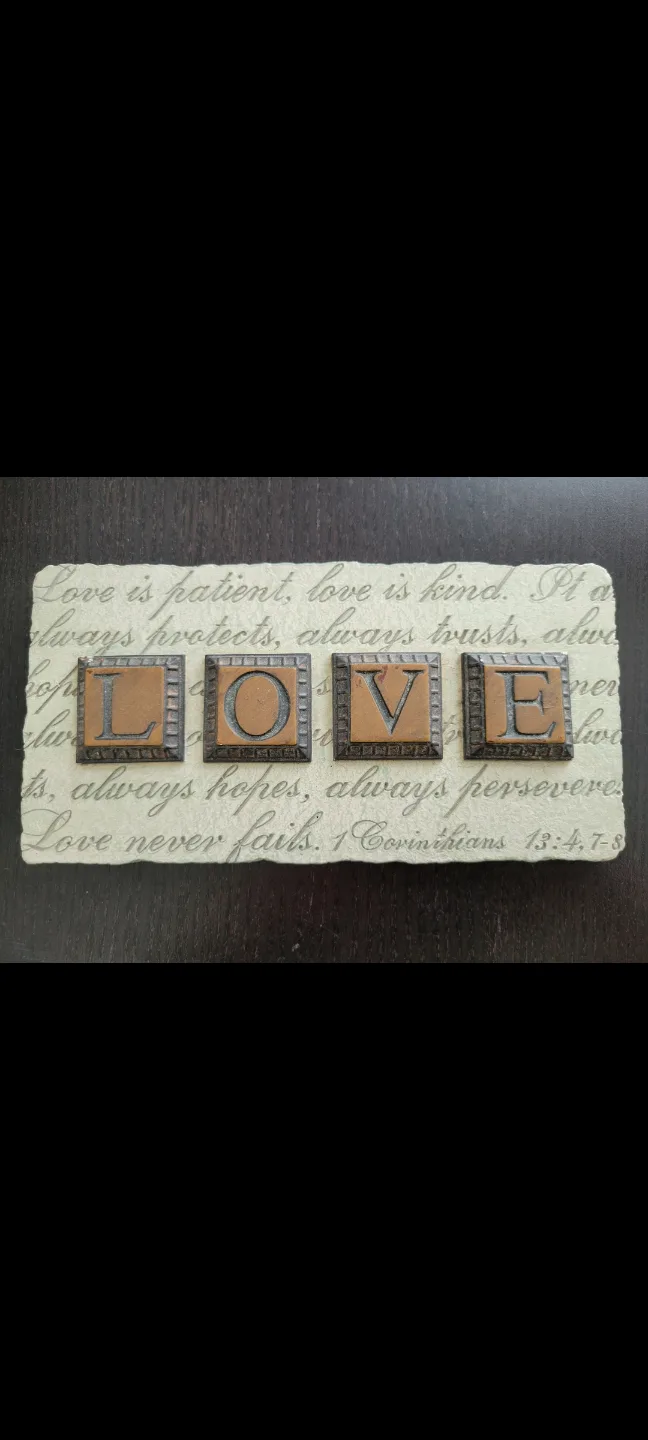 Inspiro LOVE Wall Decor Plaque image indicator(2)