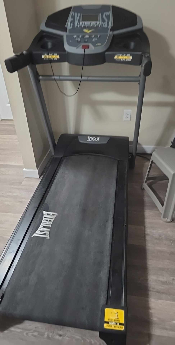 Everlast Folding Treadmill - photo 2