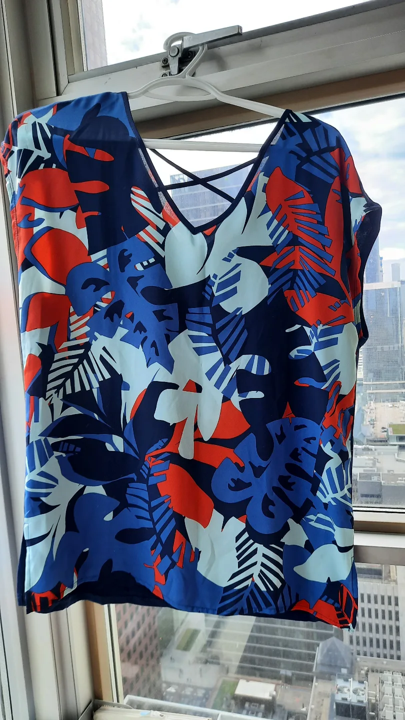 Reitmans Blouse, Size M thumbnail