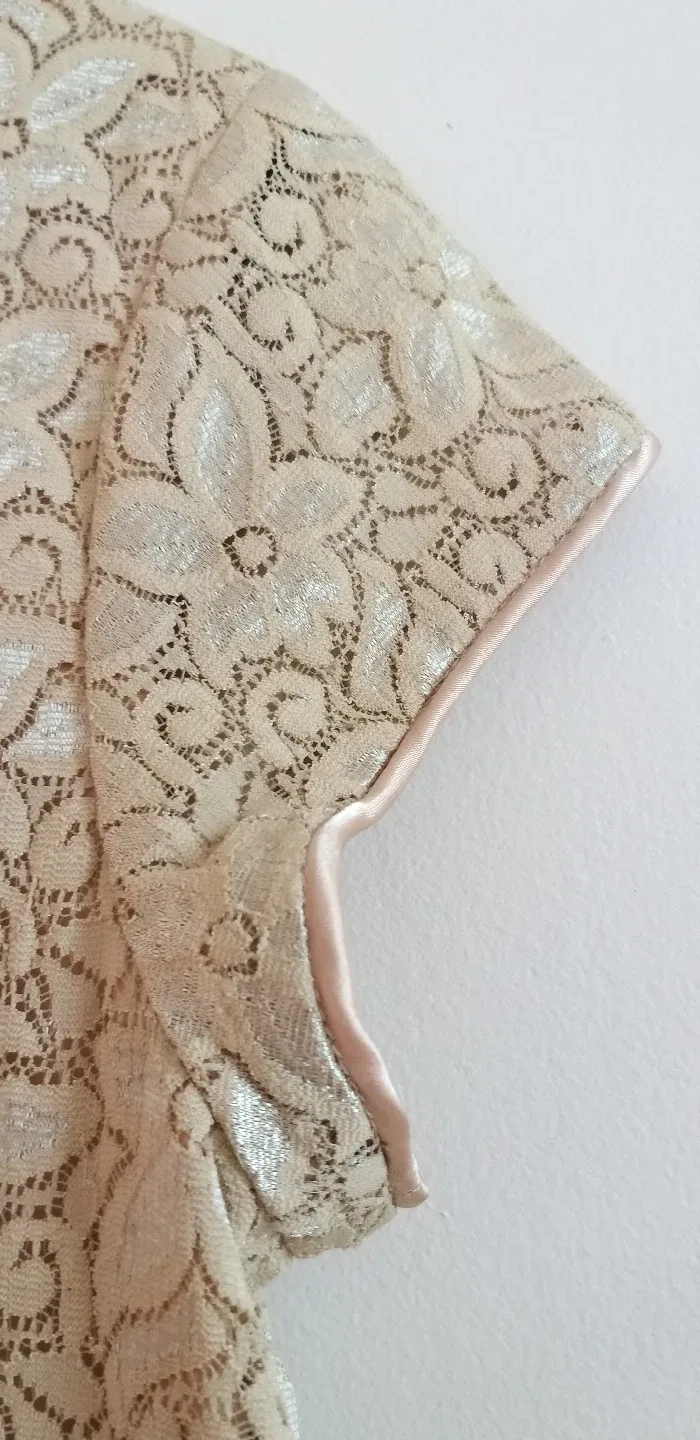 Elegant Beige Lace Midi Dress image indicator(5)