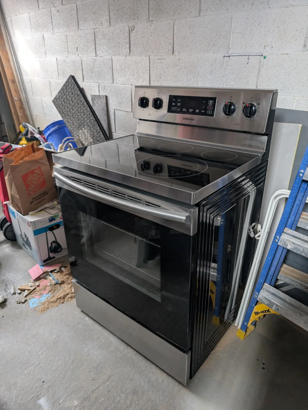 Samsung Electric Range 30' thumbnail