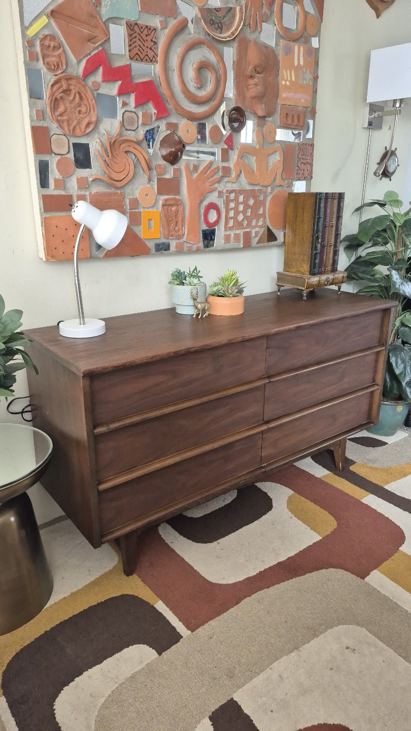 Mid-Century Modern Six-Drawer Dresser - photo 4