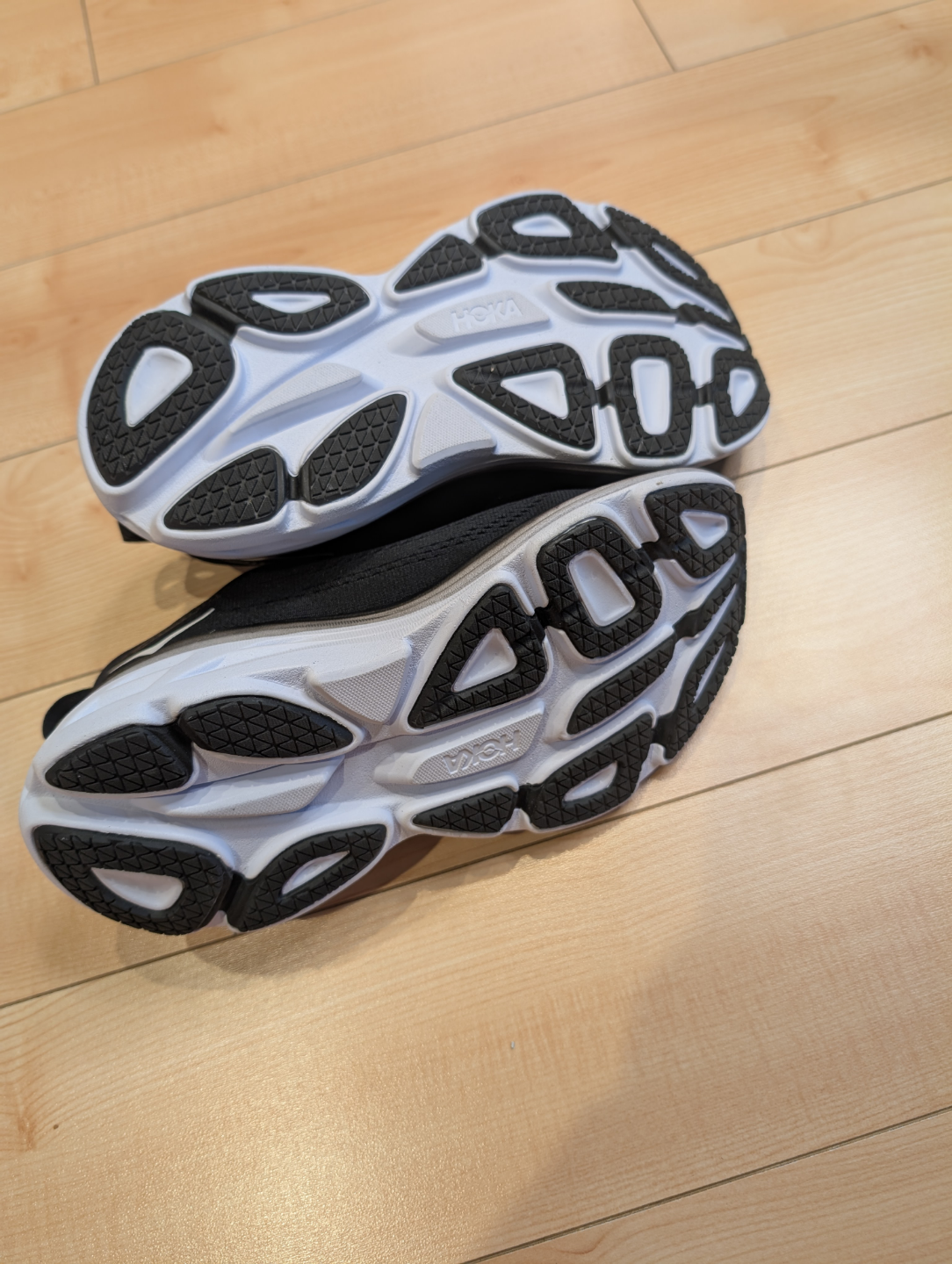 Hoka One One Bondi 8 Running Shoes - Women's Size 7 - photo 4
