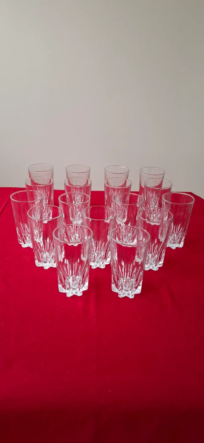 Set of 12 Tall Glasses thumbnail
