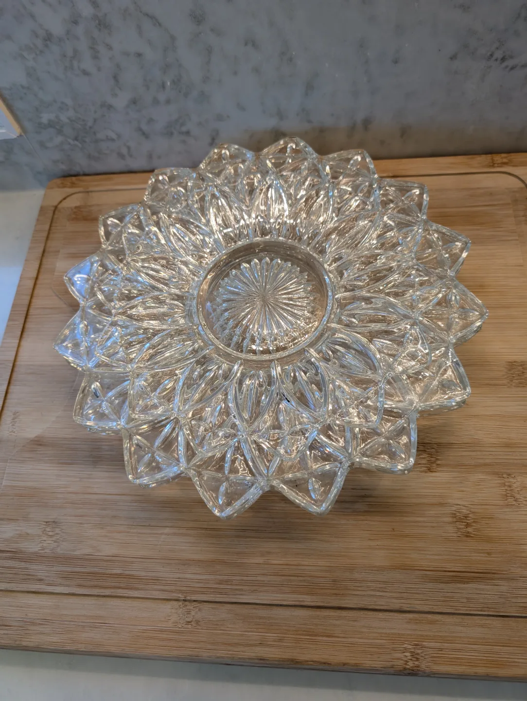 4 Federal Glass Petal Pattern Serving Dishes: 11.5 and 9 inches image indicator(2)