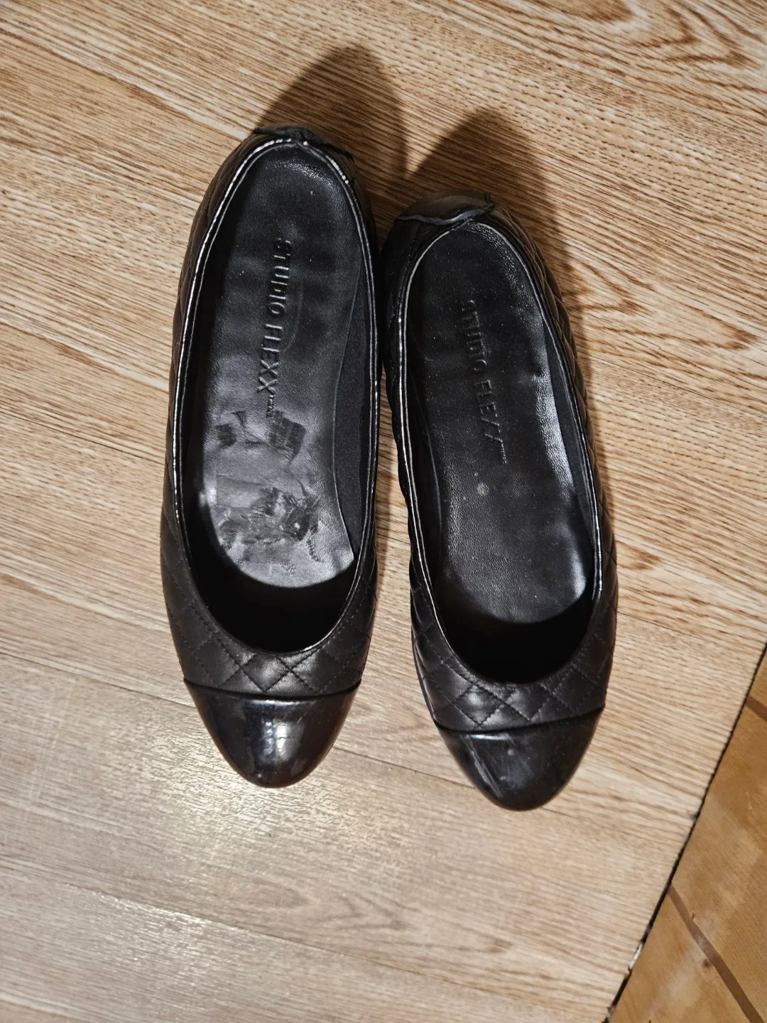 Women's Black Quilted Ballet Flats - Size 7 thumbnail