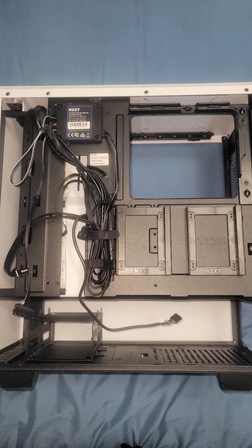 Nzxt H500i White Premium Gaming PC Case - LIKE NEW image indicator(8)