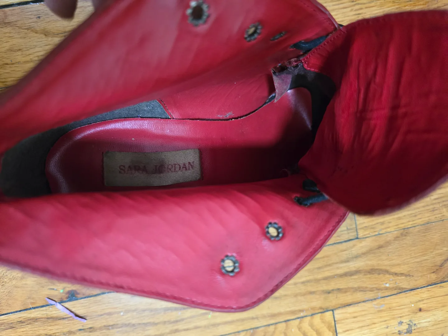 🥕 [freecycle] Vintage Sara Jordan Red Leather Ankle Boots image indicator(3)