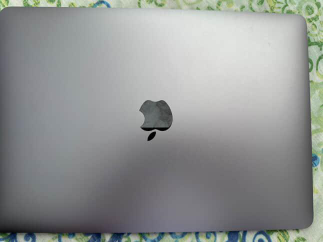 MacBook Air - Excellent Condition - photo 3