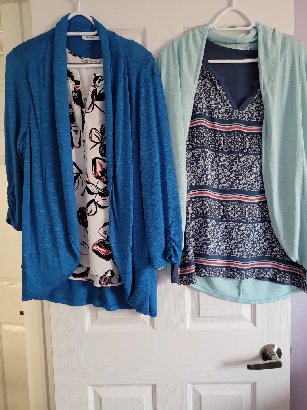 Women's Cardigan and Top Sets size Large to Xlarge image indicator(4)