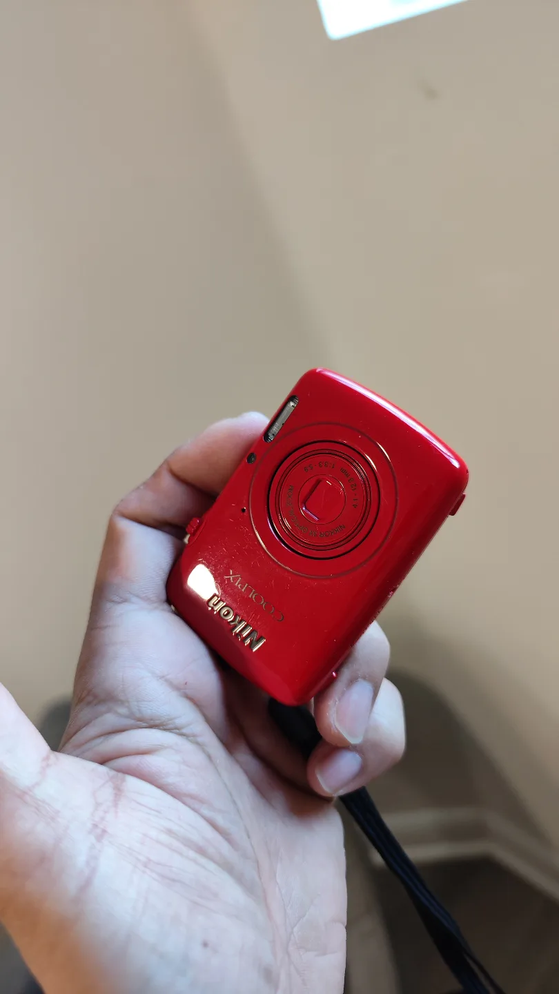 mini Nikon Coolpix S01 thumbnail