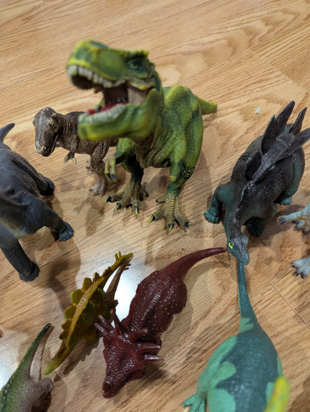 Large Collection of Dinosaur Toys image indicator(3)