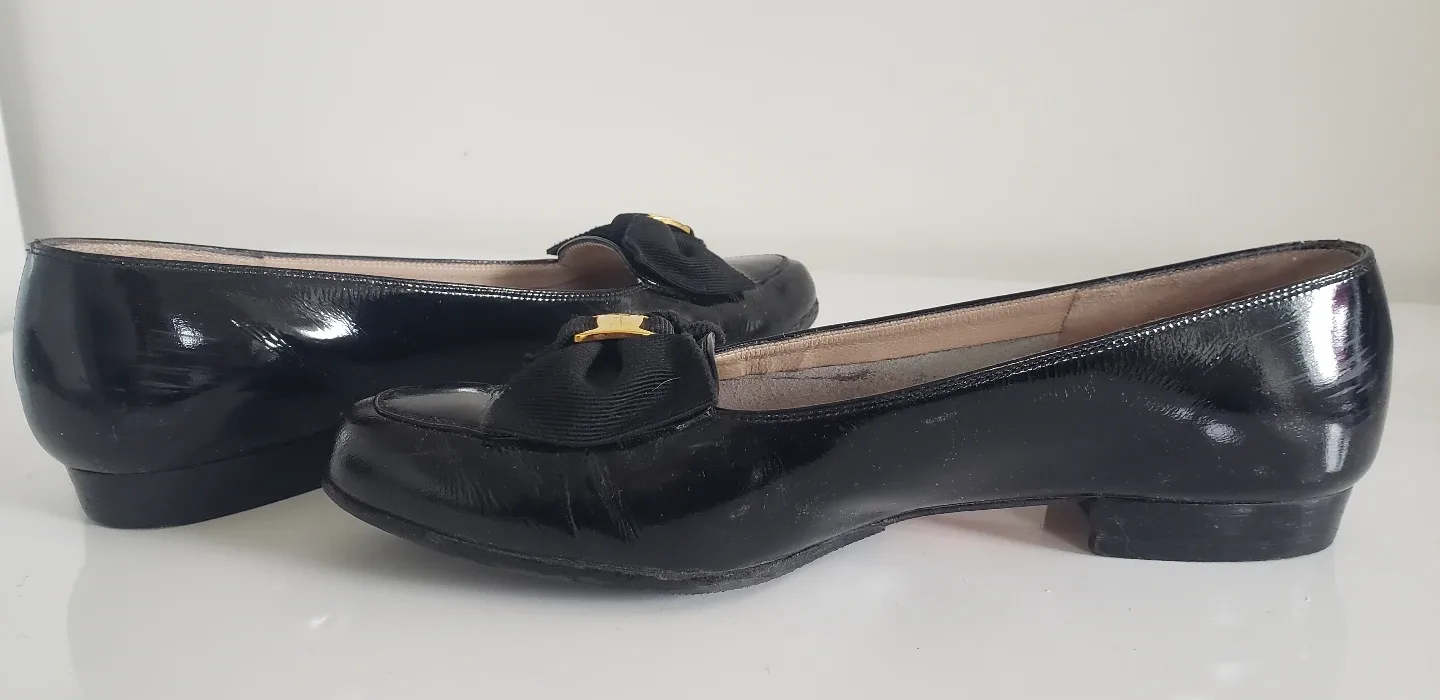 Black Patent Leather Vera Bow Nursing Heel image indicator(8)