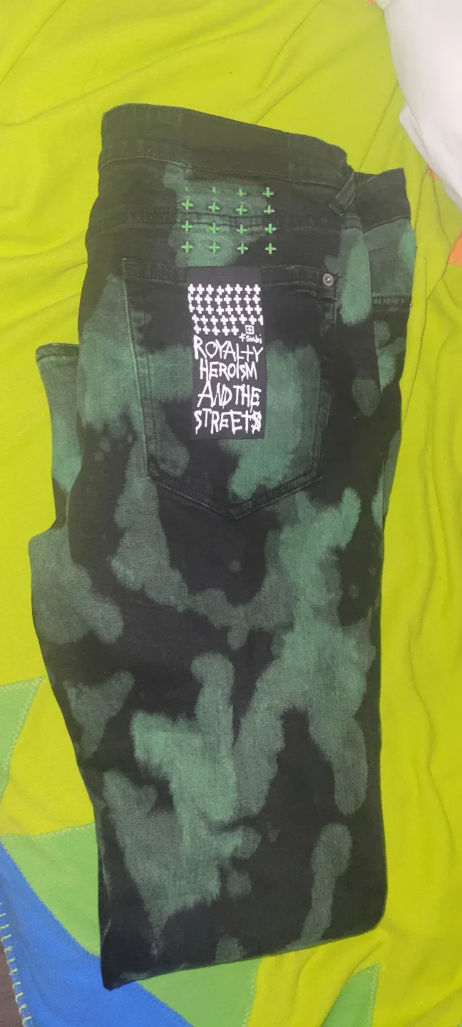 Kids' Shoes..UGG Boots, Nike Jordans different prices ... image indicator(7)