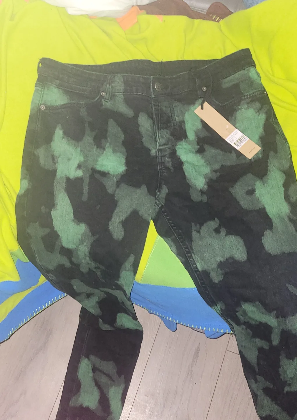 Kids' Shoes..UGG Boots, Nike Jordans different prices ... image indicator(8)