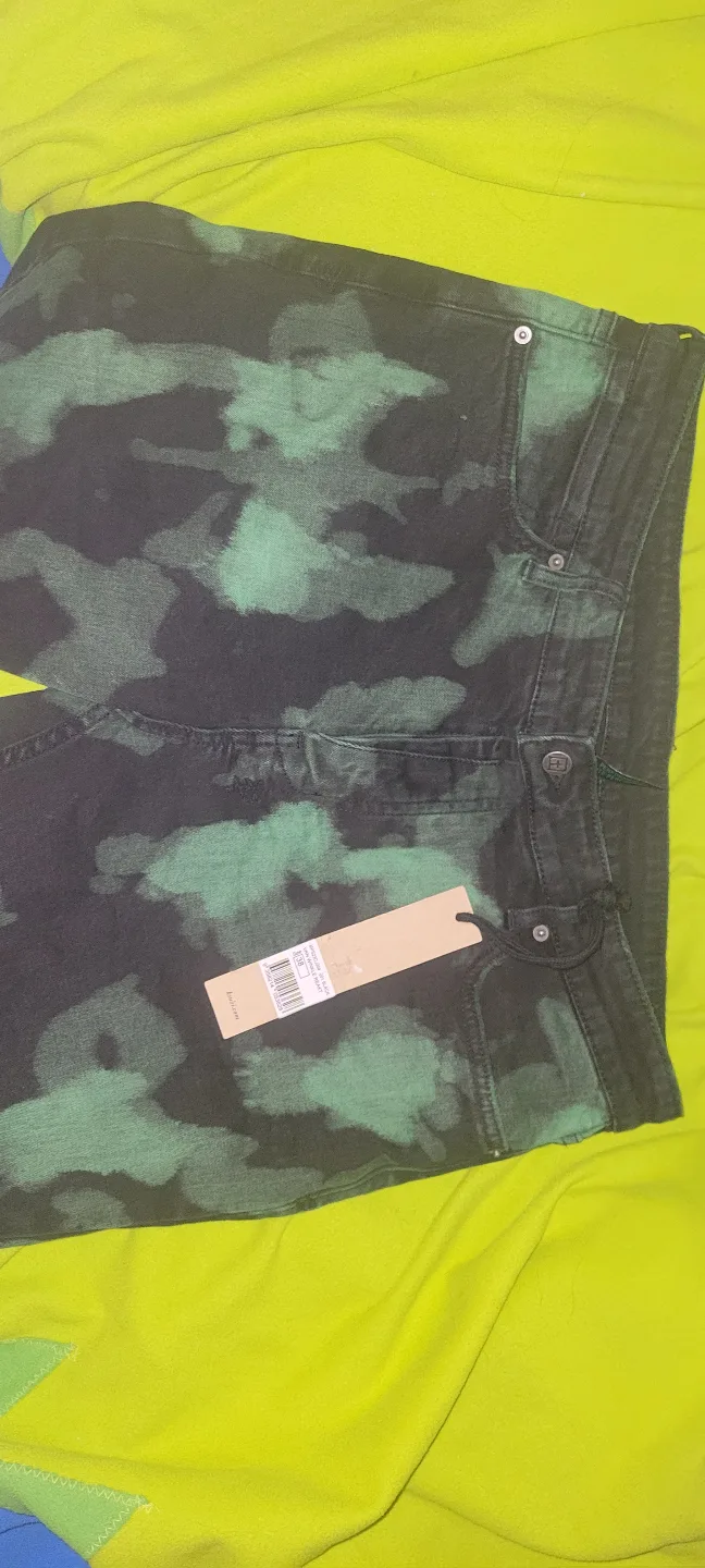 Kids' Shoes..UGG Boots, Nike Jordans different prices ... image indicator(9)