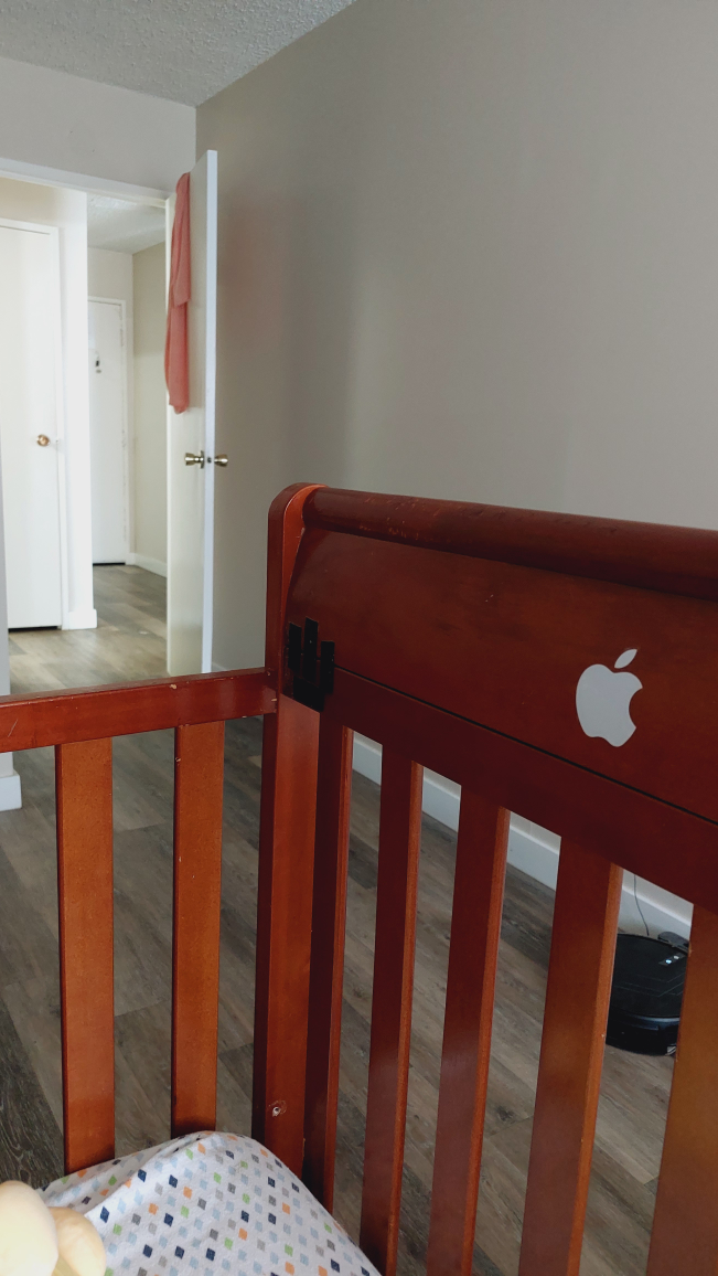 Graco Baby Crib and mattress and crib mobile - photo 4