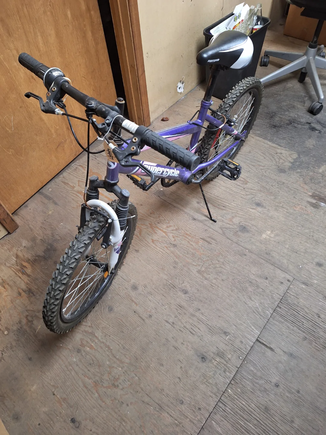 Supercycle 20" Girls' Mountain Bike image indicator(2)