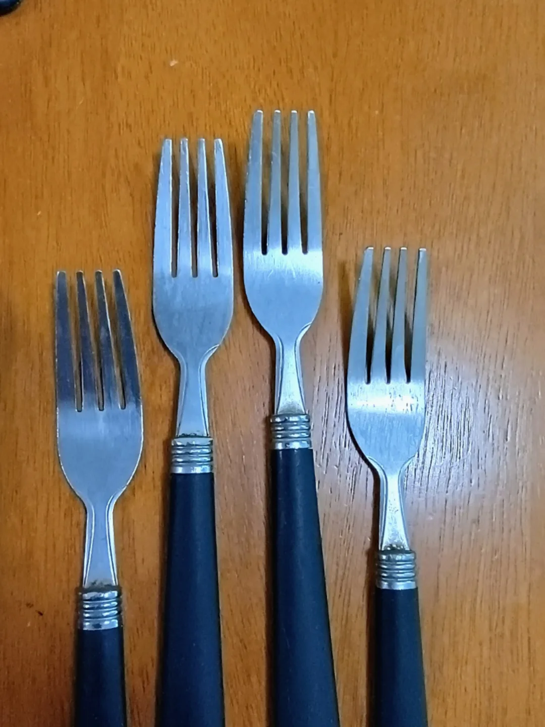 🏒👍 Vintage Stainless Steel Cutlery Set with Black Handles image indicator(5)