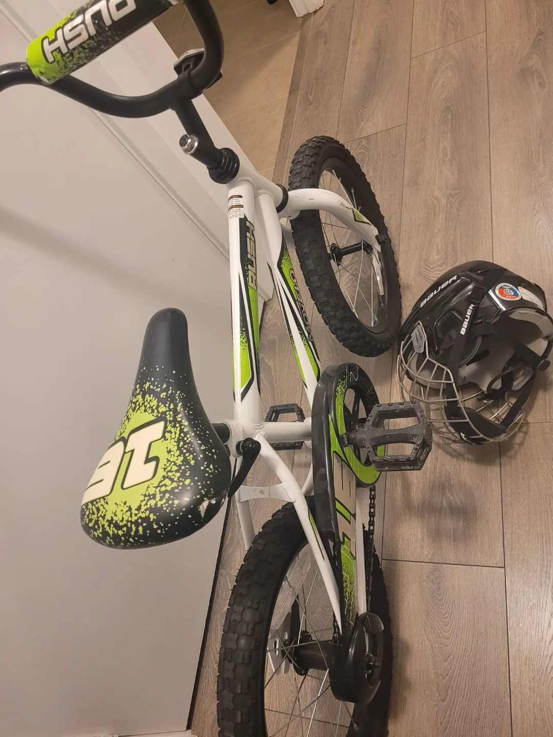 Mongoose 16" Rush Kids Bike + Bauer Hockey Helmet image indicator(2)