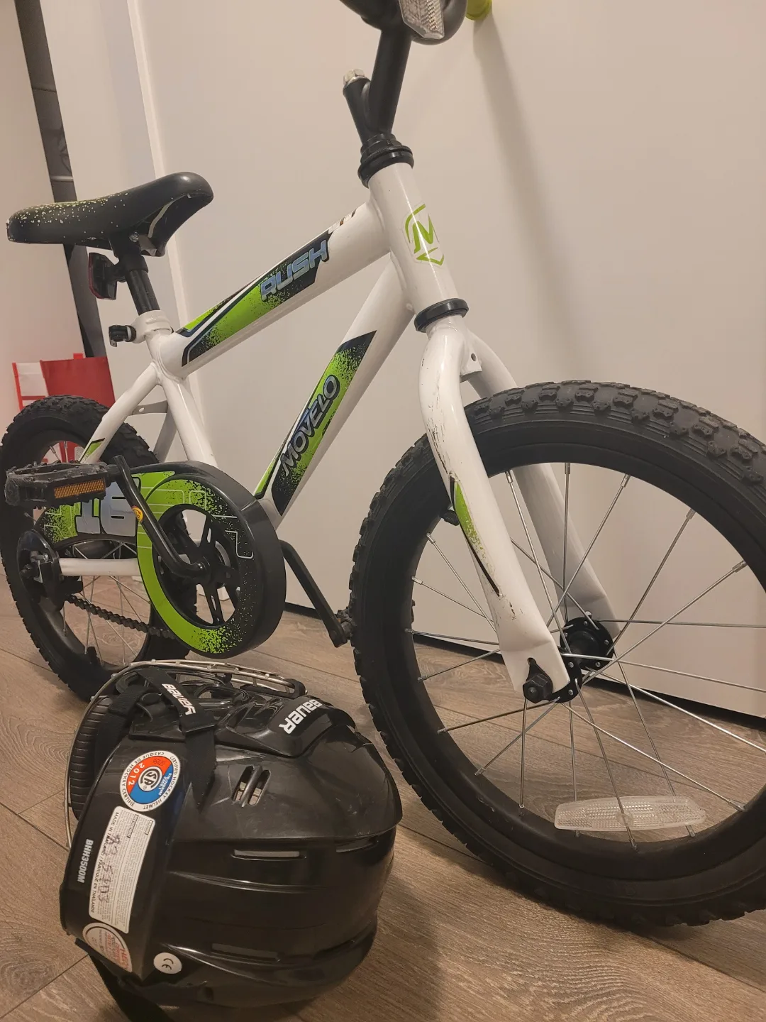 Mongoose 16" Rush Kids Bike + Bauer Hockey Helmet image indicator(3)