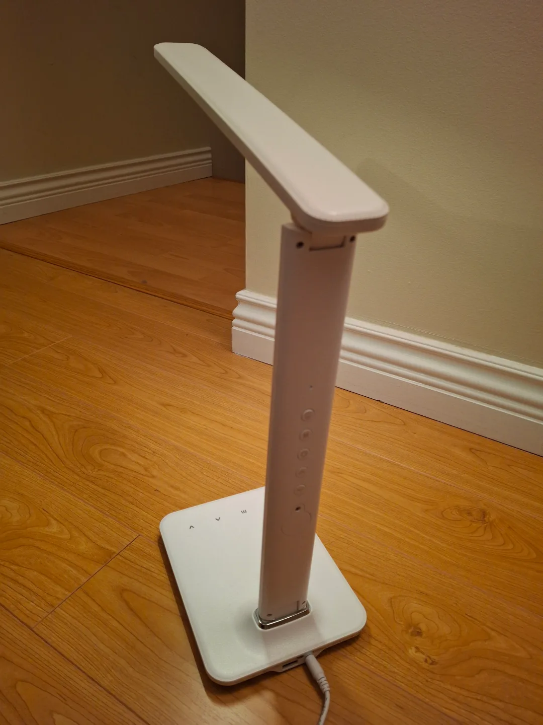 OttLite Executive LED Desk Lamp with USB charging port image indicator(4)