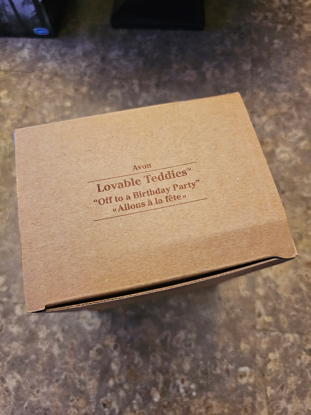 Avon Lovable Teddies Figurine - Off to a Birthday Party image indicator(8)