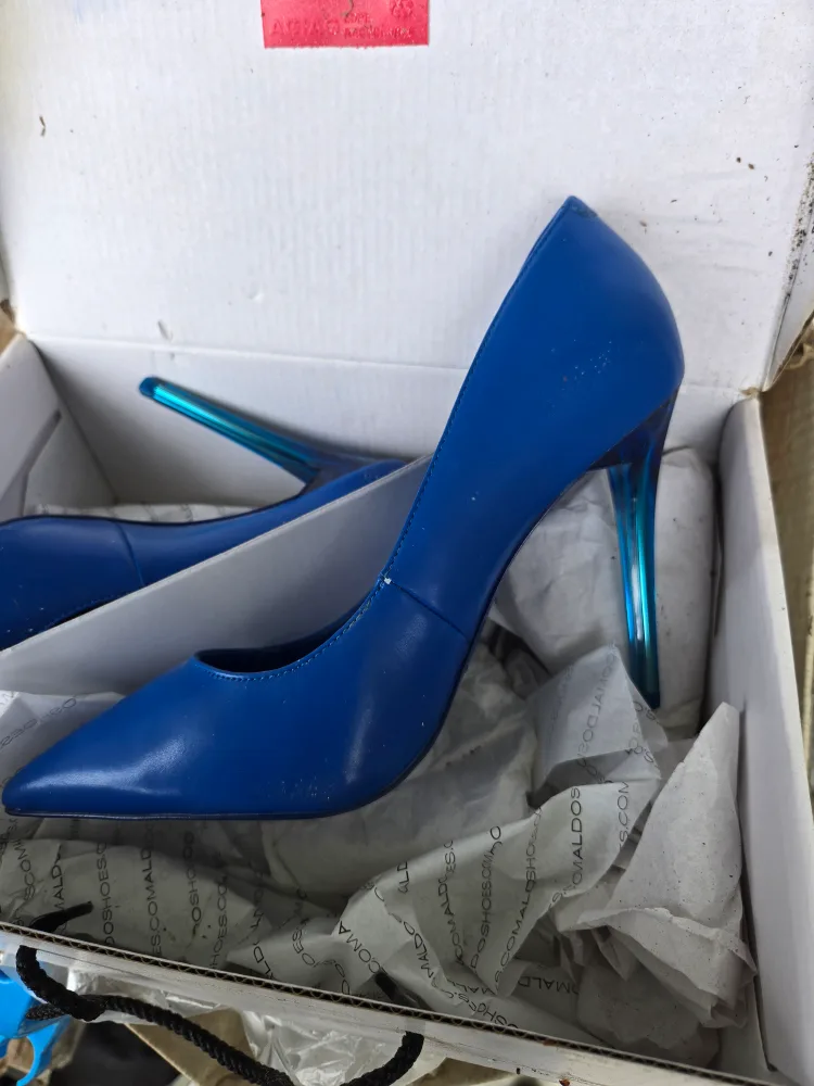 Gorgeous Blue Heels - Size 6.5 thumbnail