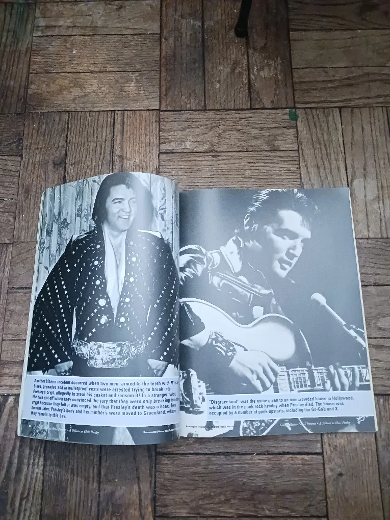 Elvis Presley 25th Anniversary Collector's Edition Magazine image indicator(2)