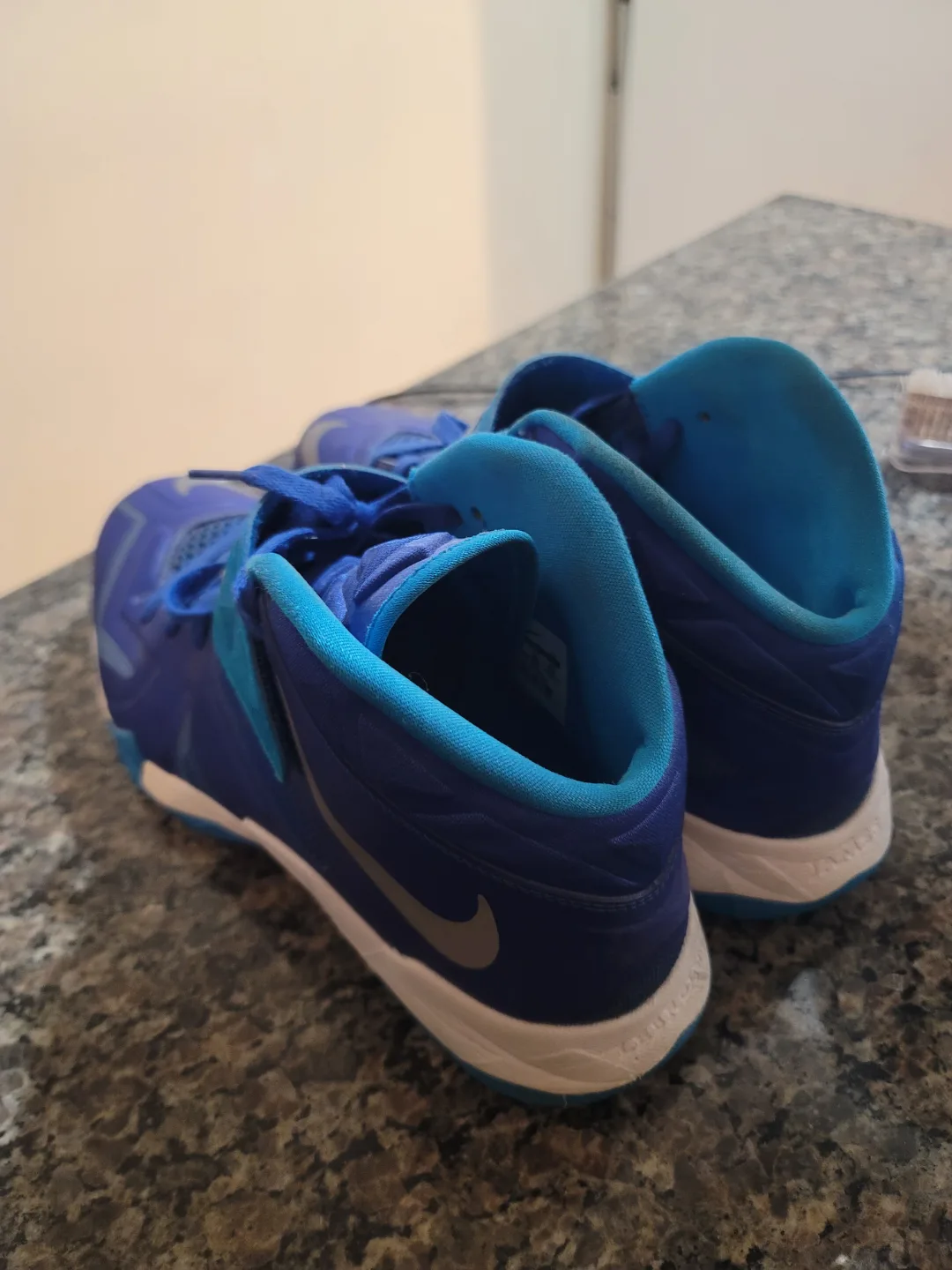 Nike LeBron Soldier 7 Basketball Shoes - Size 12 image indicator(3)