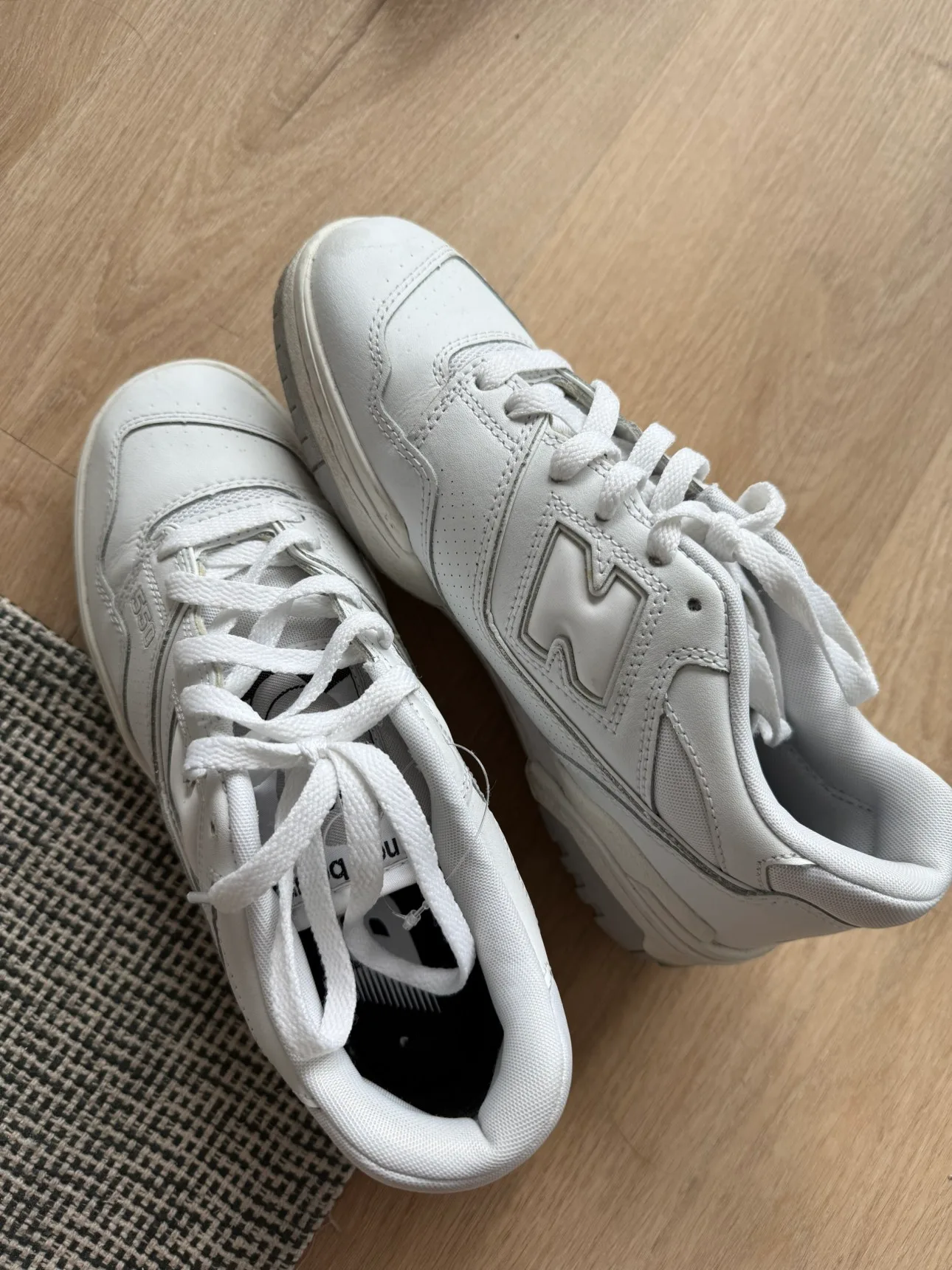 New Balance 550 image indicator(3)