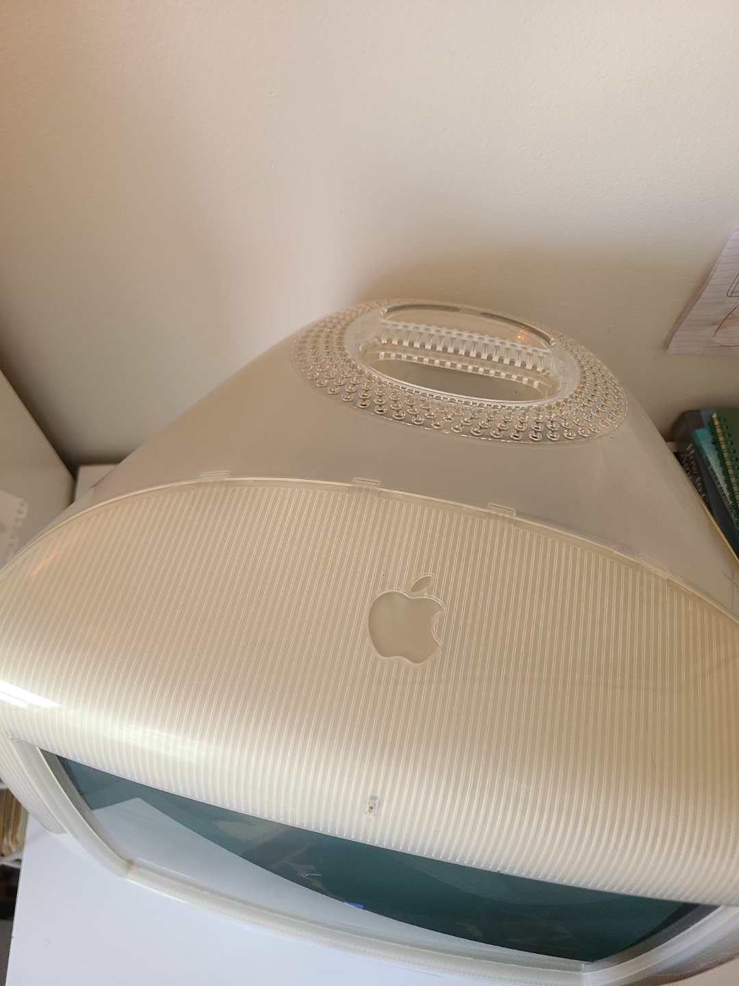 Vintage Apple iMac G3 Snow – Powers On, No OS, Minor Crack - photo 5