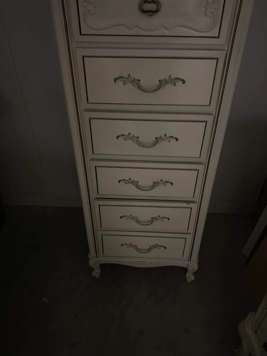 Vintage White 6-Drawer Chest of Drawers image indicator(4)