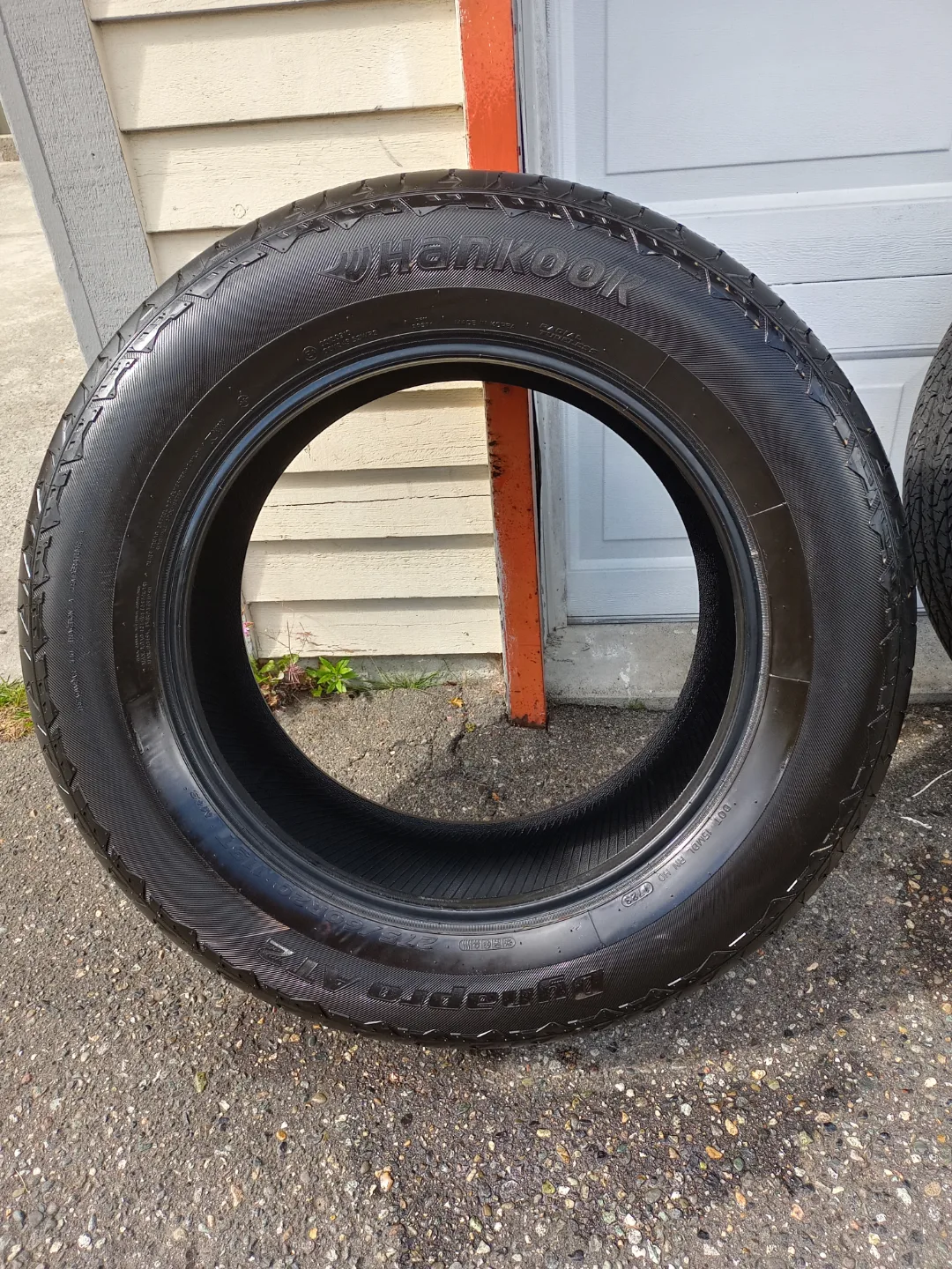 Hankook Dynapro AT2 275/60R20 Tires - Set of Four image indicator(2)