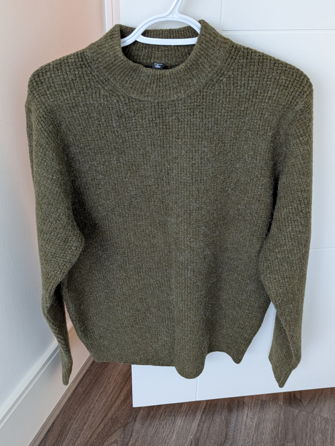 Uniqlo Sweater - Olive Green - Size M NEW