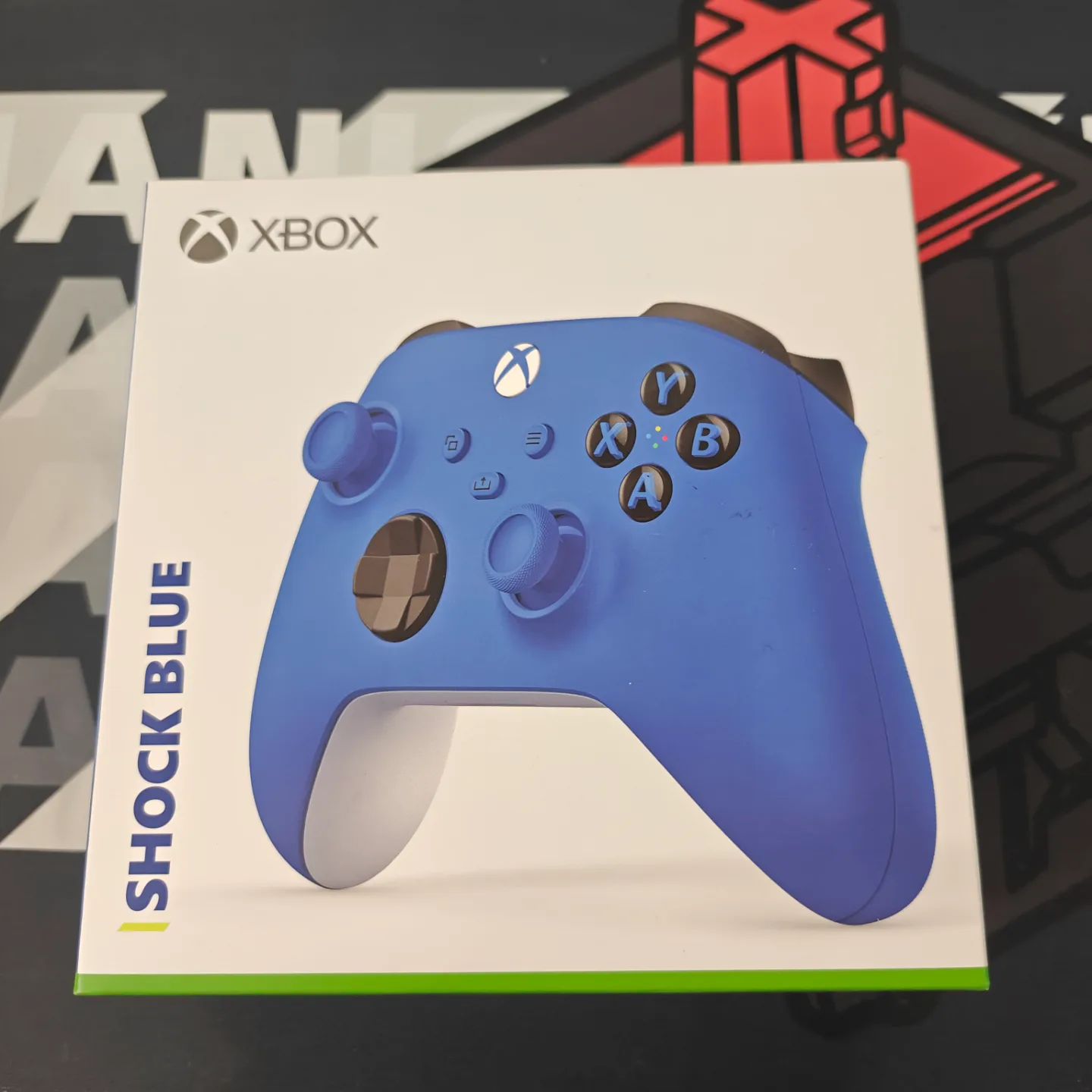 Xbox Wireless Controller - Shock Blue thumbnail