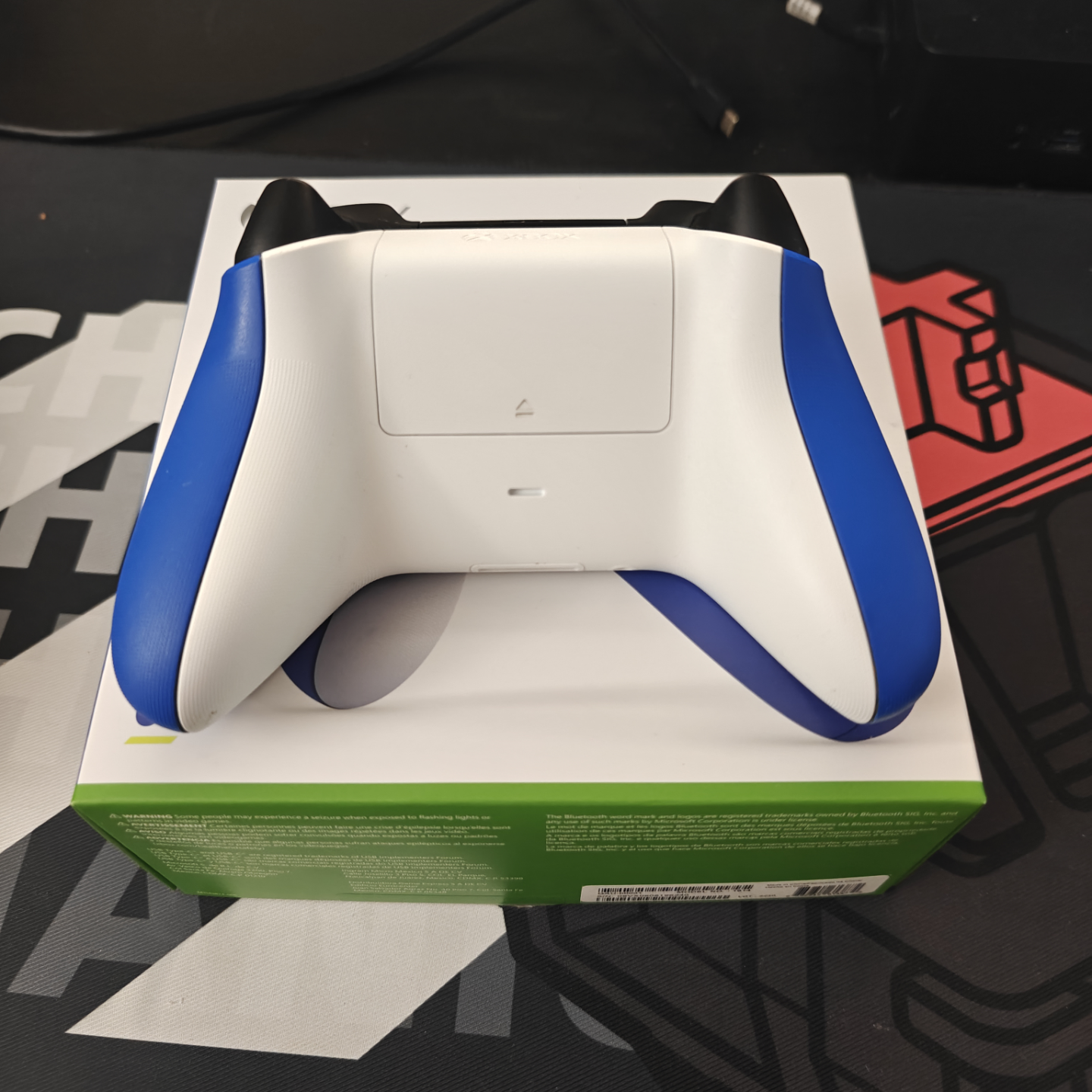 Xbox Wireless Controller - Shock Blue - photo 4