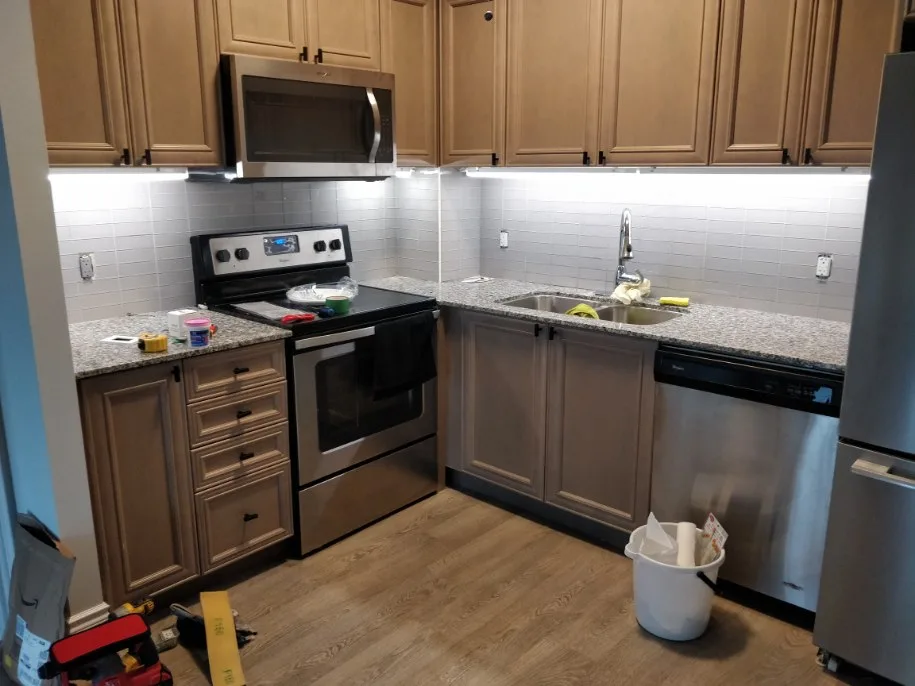 Granite countertop + sink and faucet thumbnail
